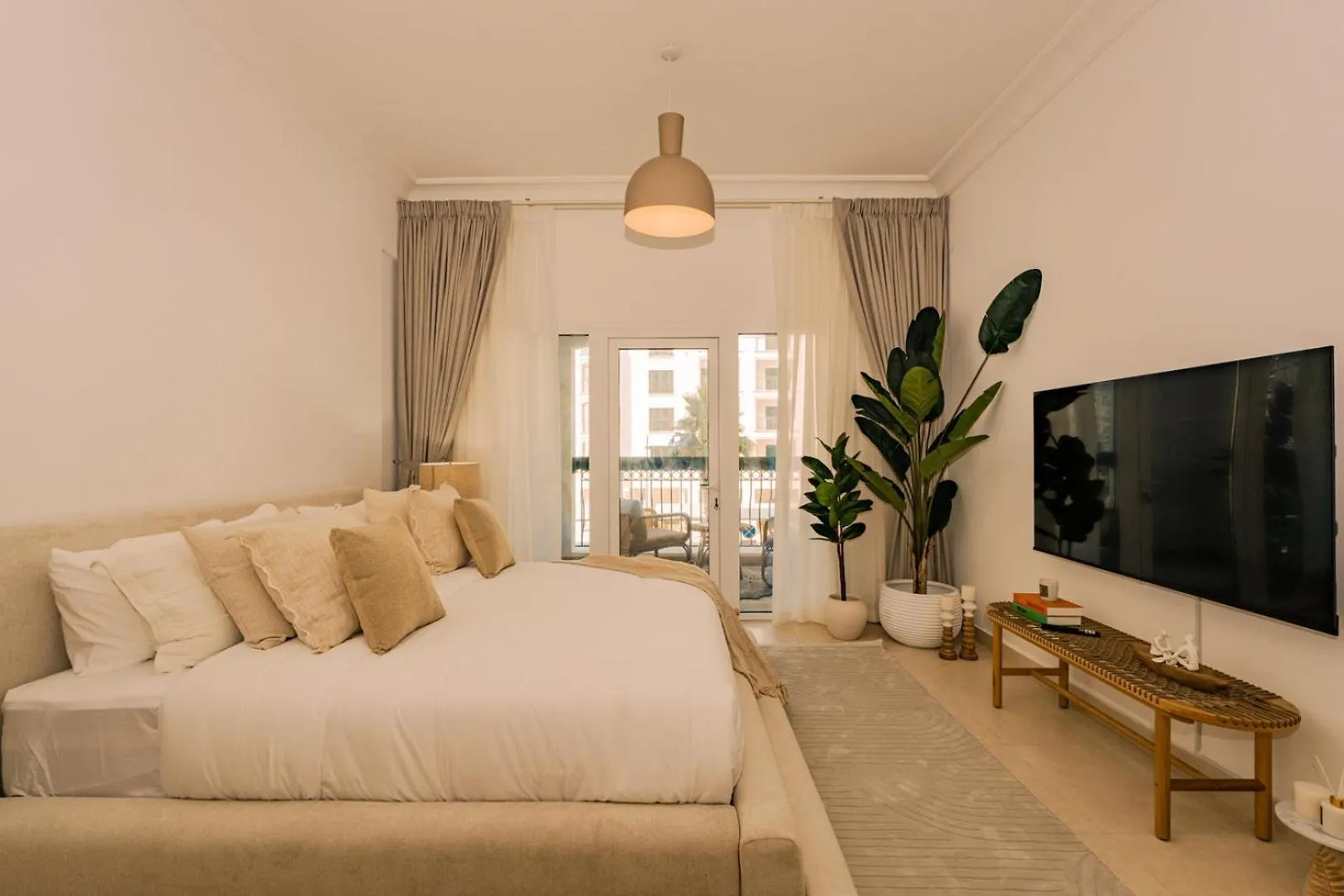 Studio By Otolo Homes With Free Yas Theme Park Tickets Abu Dhabi 0*,