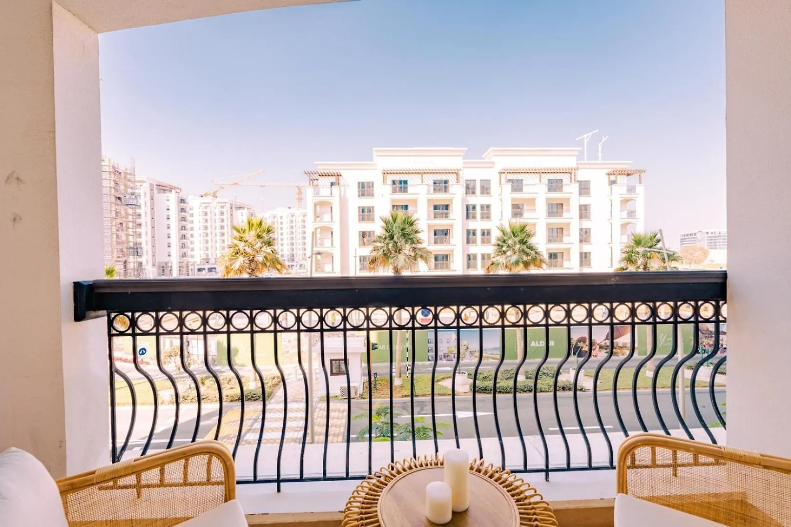 Studio By Otolo Homes With Free Yas Theme Park Tickets Abu Dhabi Lägenhet