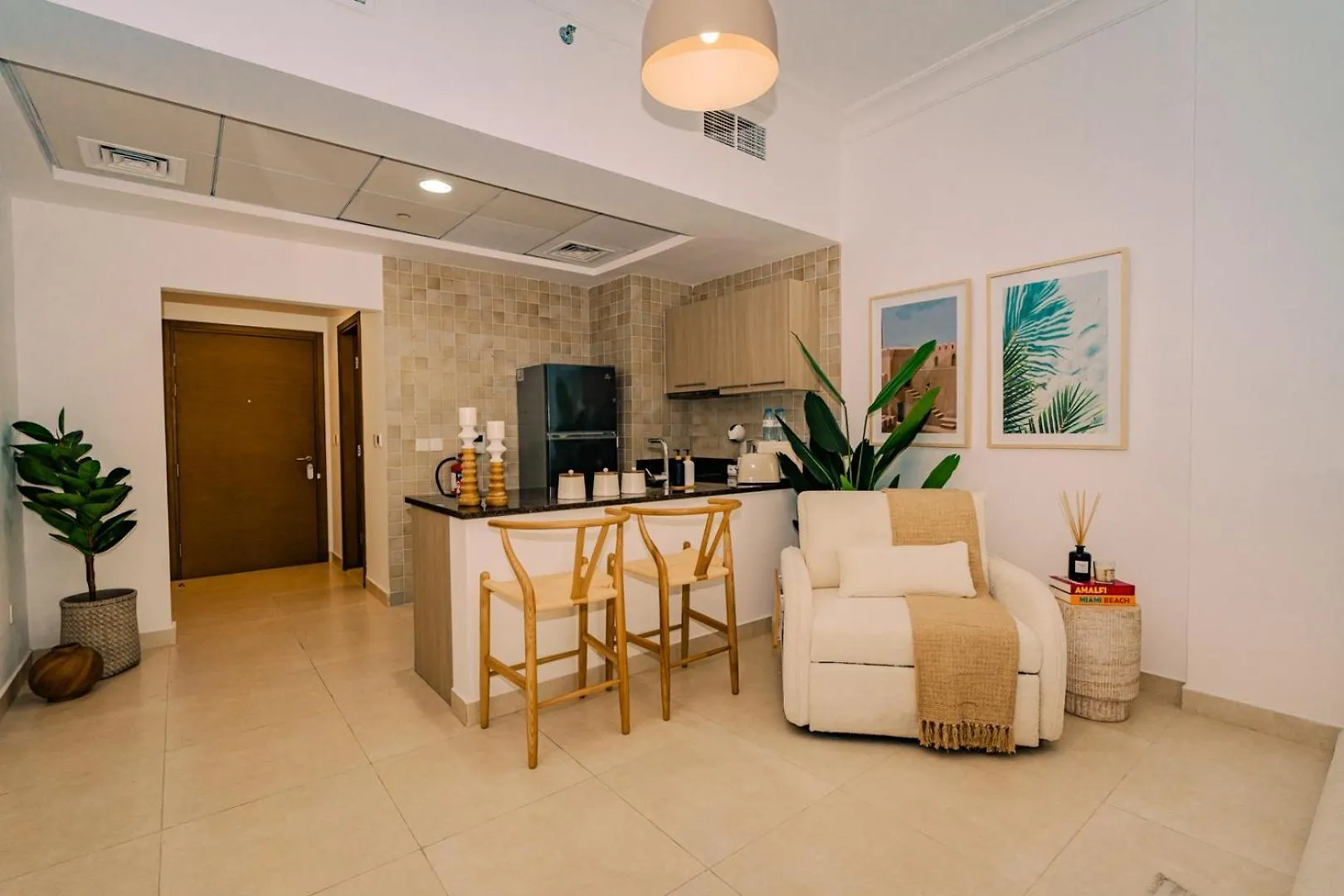 Studio By Otolo Homes With Free Yas Theme Park Tickets 아부다비 아파트