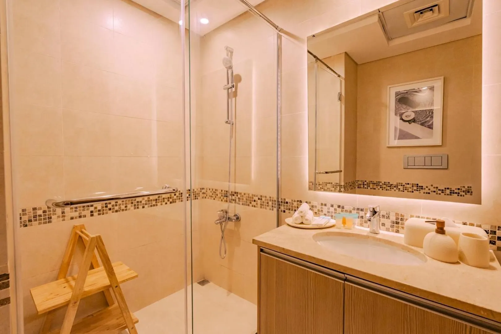 Studio By Otolo Homes With Free Yas Theme Park Tickets Abu Dhabi Lejlighed