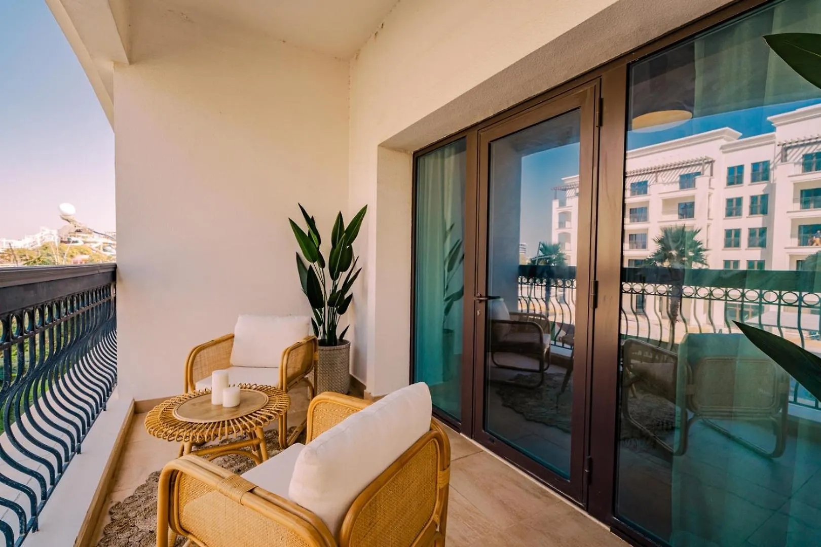 Studio By Otolo Homes With Free Yas Theme Park Tickets Abu Dhabi 0*,